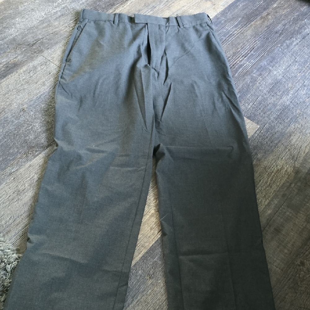 Dockers Men's Charcoal Chinos